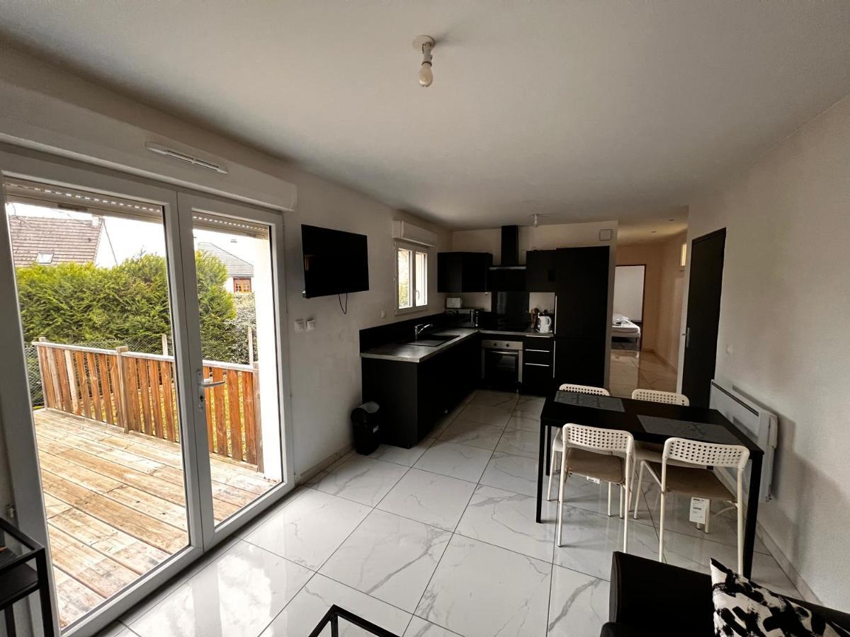 Appartement F3 ,2 Bedrooms With Parking Aeroport Orly A 20Mn Saint-Michel-sur-Orge Exterior photo