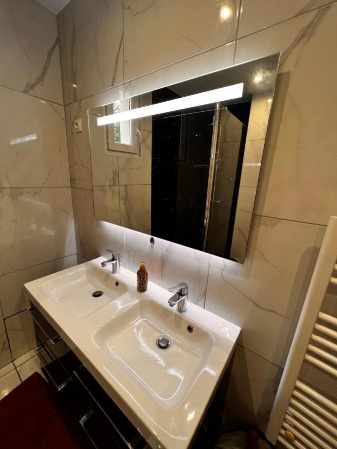 Appartement F3 ,2 Bedrooms With Parking Aeroport Orly A 20Mn Saint-Michel-sur-Orge Exterior photo
